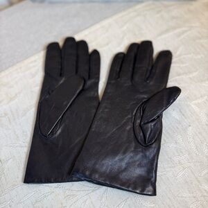 Gates “Cara” Women’s Leather Cashmere Lined Black Gloves Size M